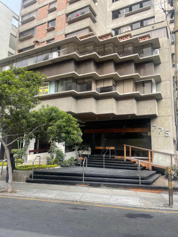Departamento De Estreno Centro De Mirafores Lima Luaran gambar
