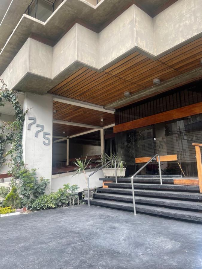 Departamento De Estreno Centro De Mirafores Lima Luaran gambar